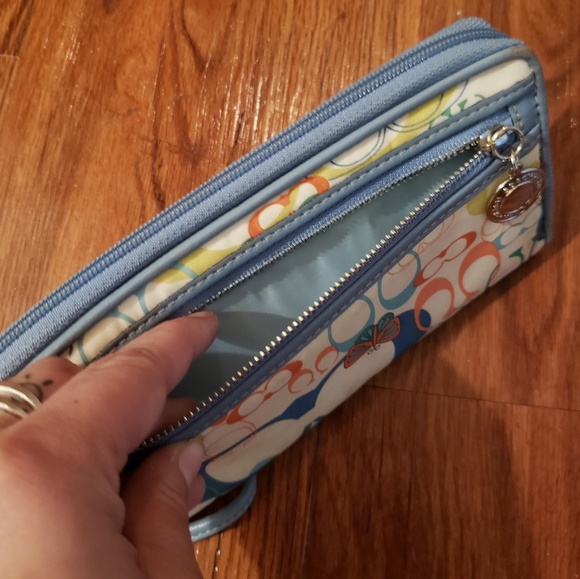 Large Coach Wristlet Wallet - Picture 4 of 6